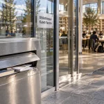 Bibliothèque grand place Grenoble : boîte de retour devant la bibliothèque Kateb Yacine