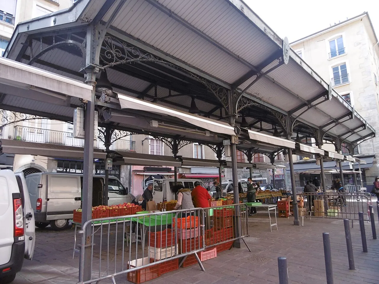 Marché de la place aux Herbes à Grenoble