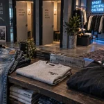 urban culture grenoble : streetwear en boutique à Grenoble, jeans et sweat